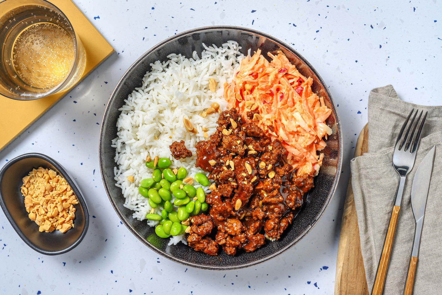 Vietnamesische Hoisin-Rinderhackfleisch-Bowl