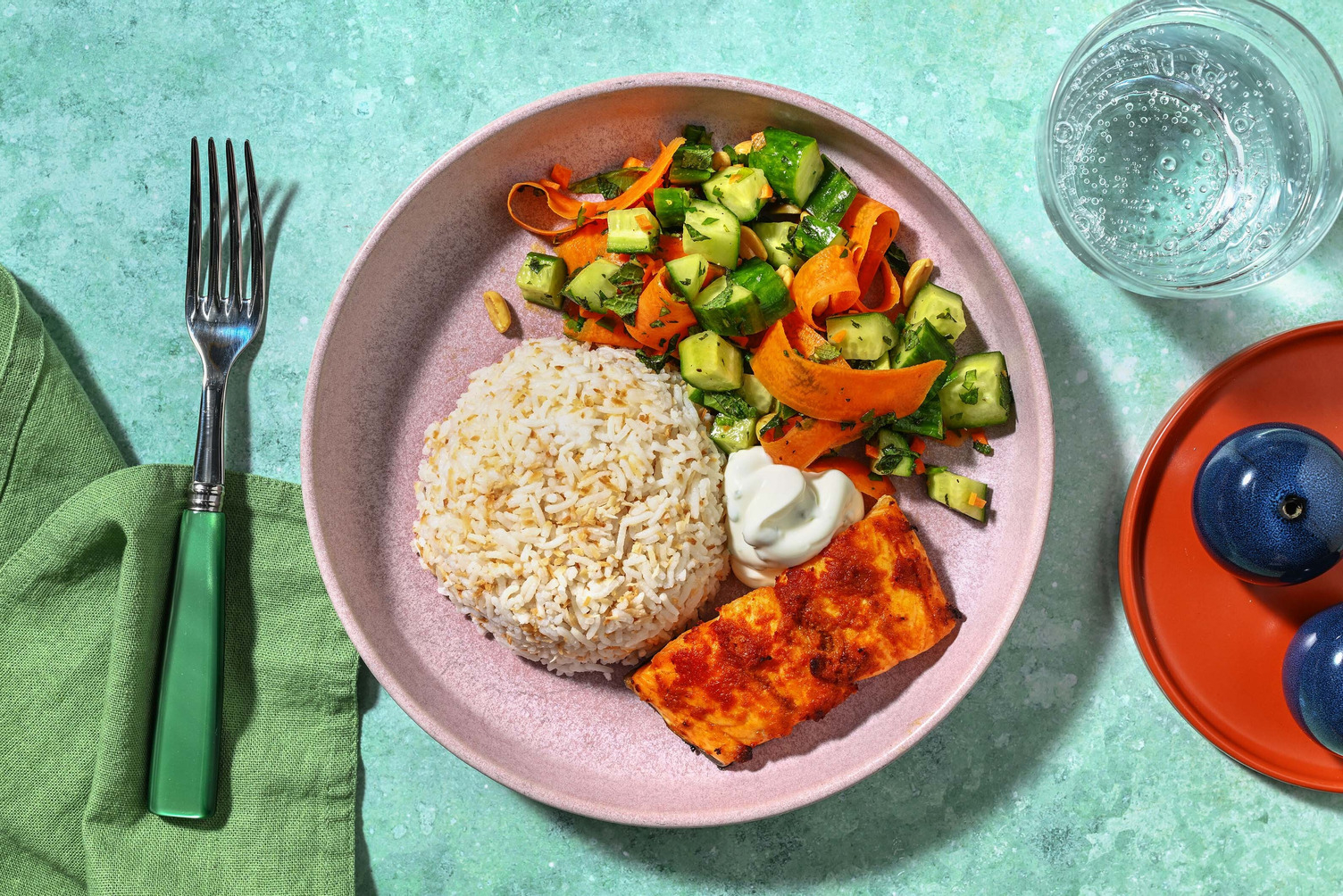 Ugnsstekt röd curry-kryddad lax