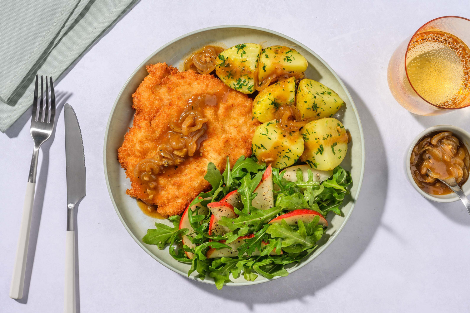 Vitlökspanerad kyckling och brunsås