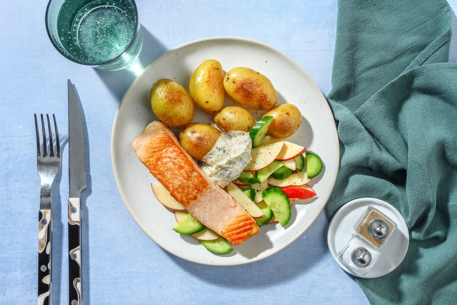 Zalm met crème fraîche met honing-mosterd
