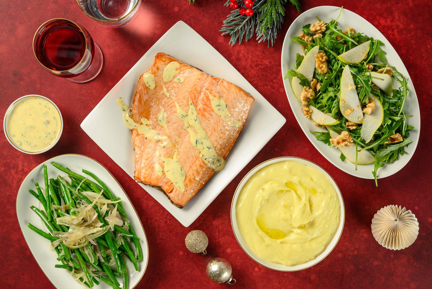 Fransk-inspirert laks og bernaisesaus