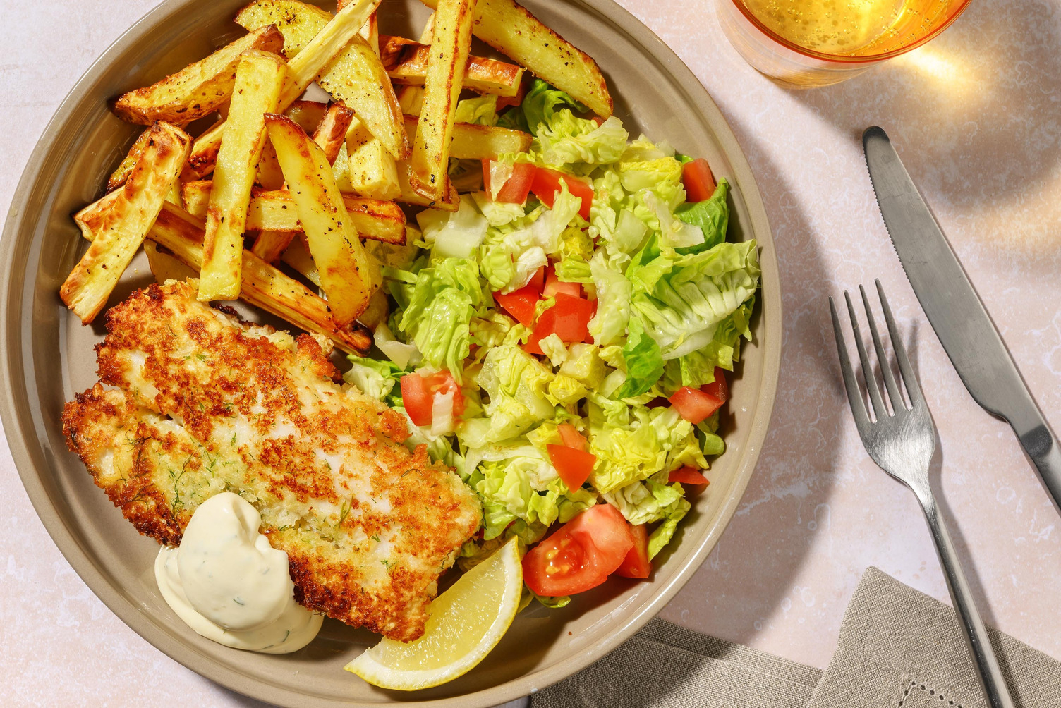 Dillpanerad vit fisk och citronpepparpommes