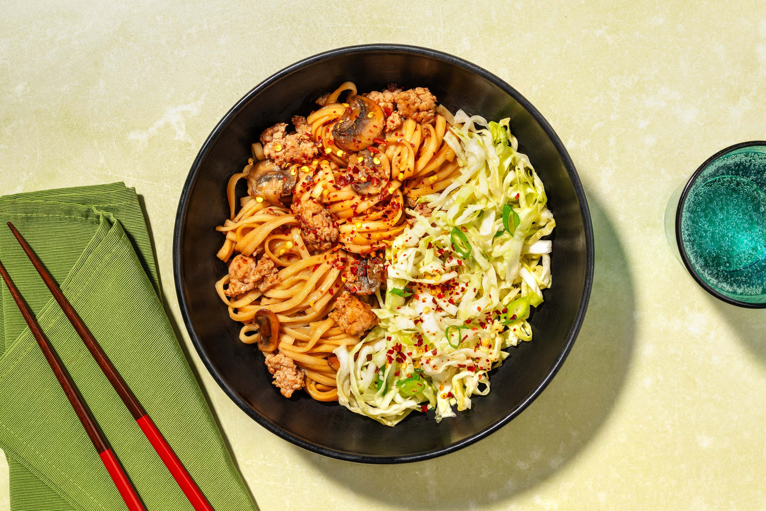 Snabb fläskfärs- och svampwok