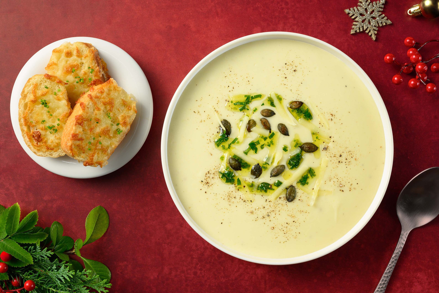 Romige aardappel-preisoep met gruyèrecrostini