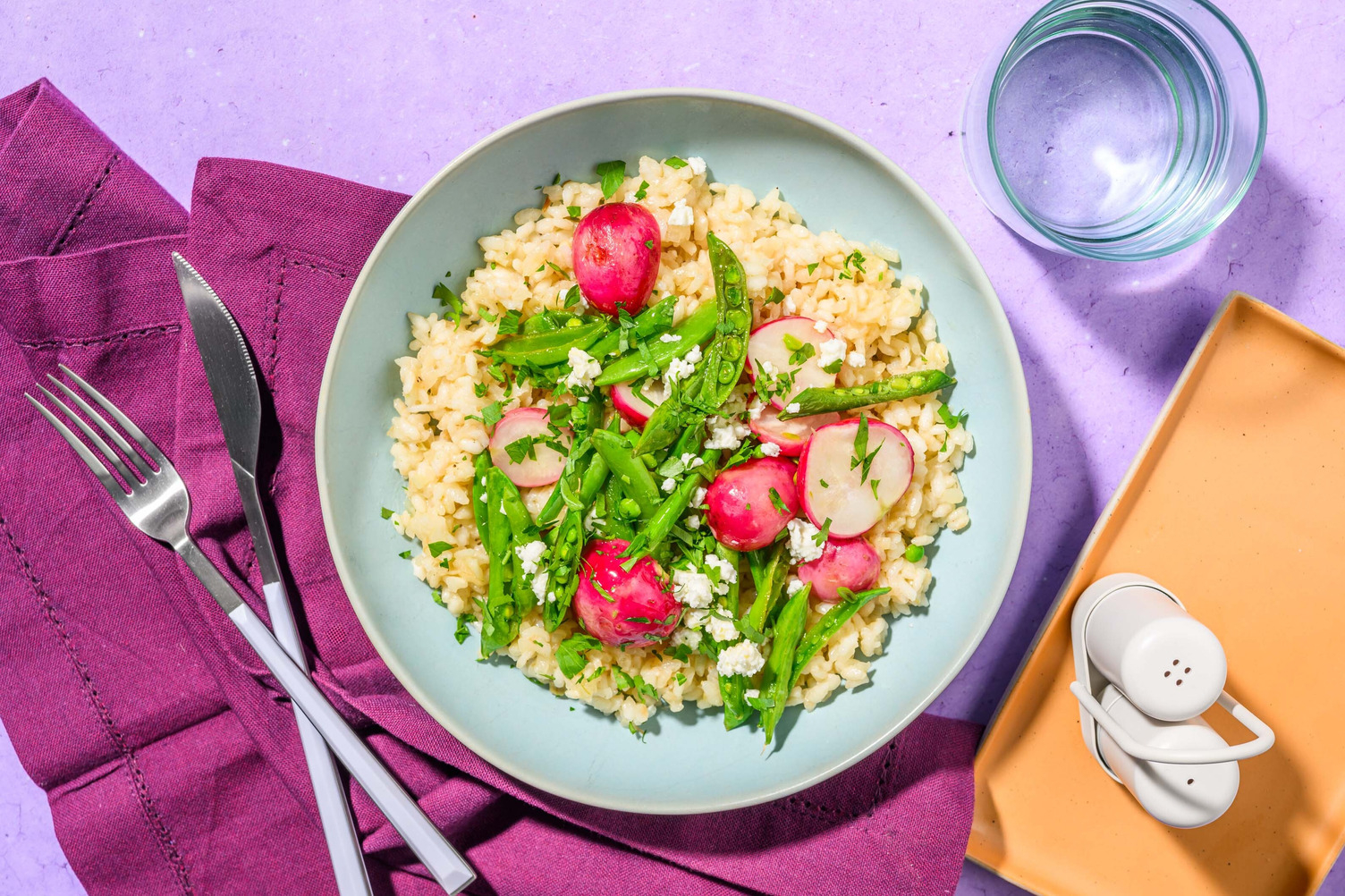 Cremet gedeost- og sukkerærterisotto