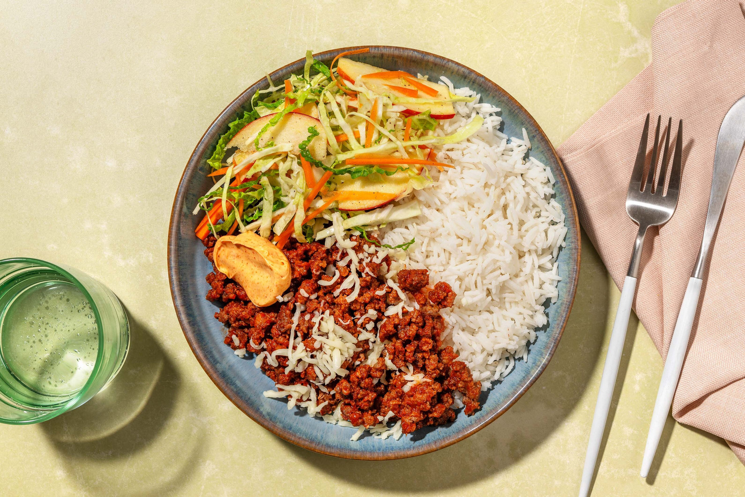 Hurtig burger-inspireret oksekødsbowl