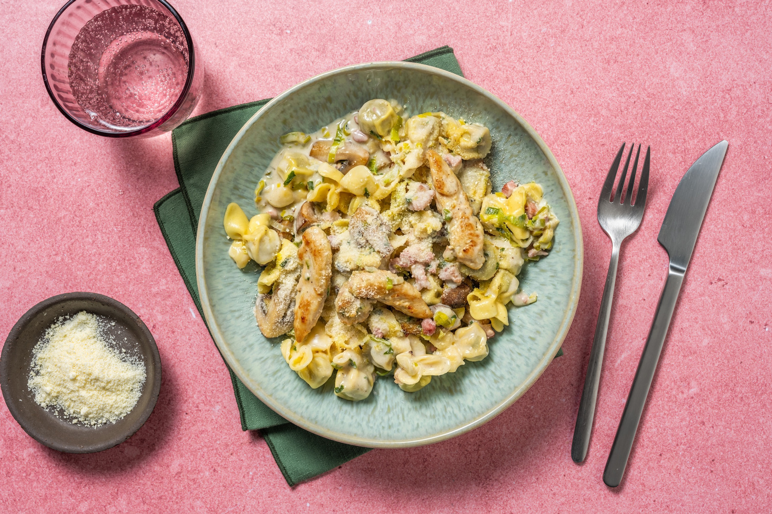 Pilzfiorelli mit Bacon und Bio-Hähnchenstreifen