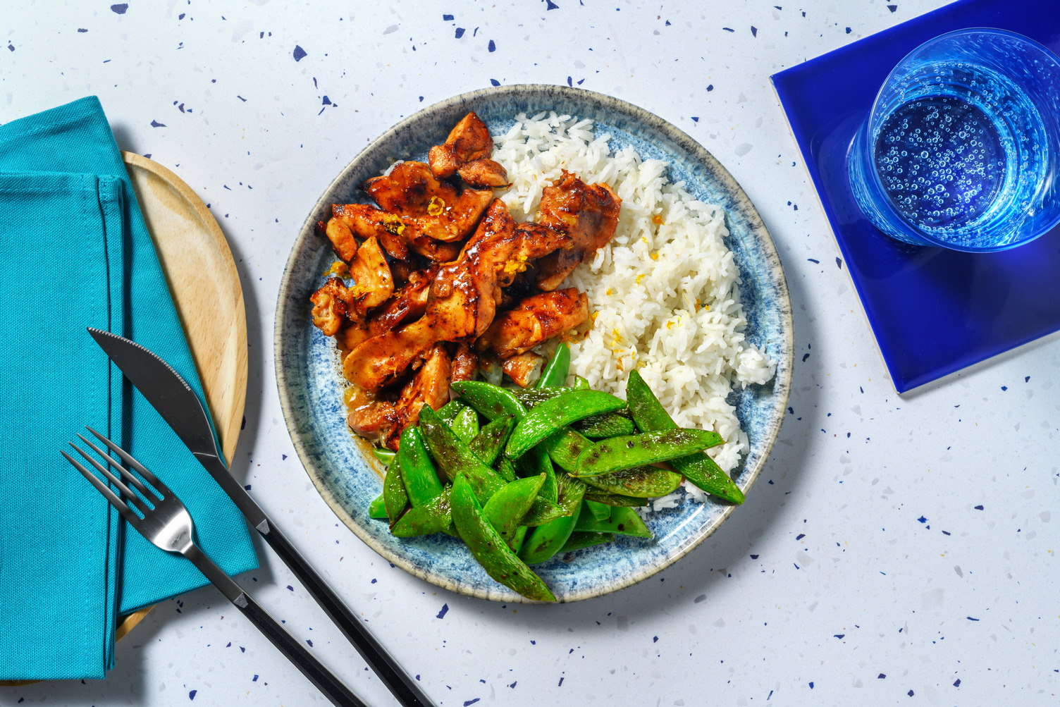 Tiras de pollo a la naranja con verduras