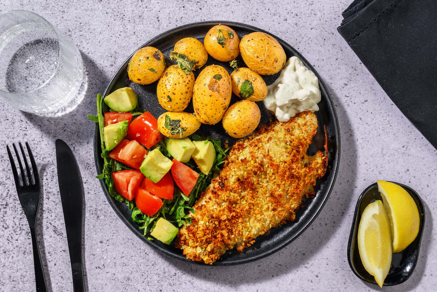 Pistagebakad vit fisk