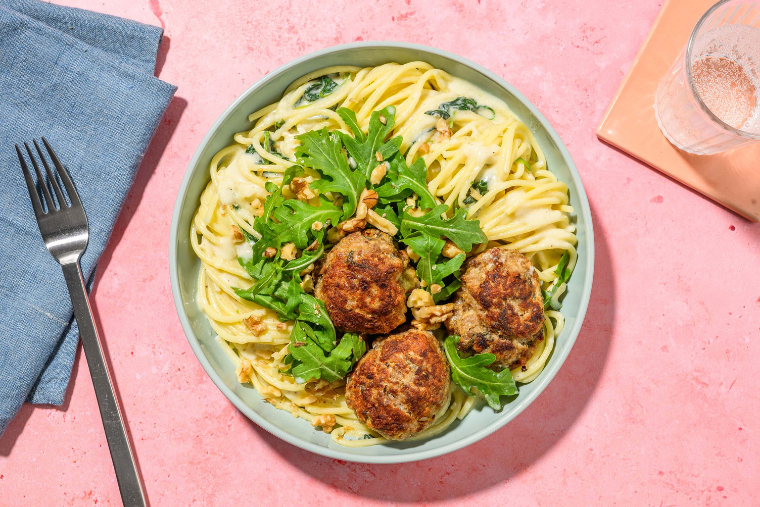 Løk- og salviekjøttboller av svin