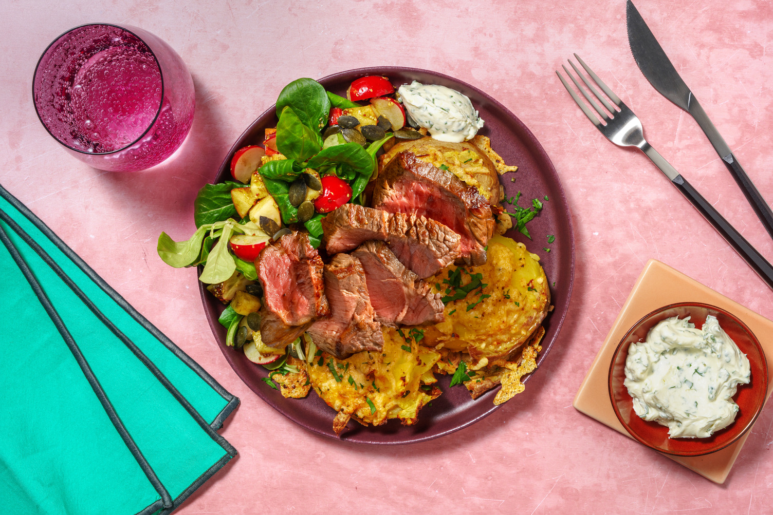 Cheesy Smashed Potatoes & Steak vom Weiderind