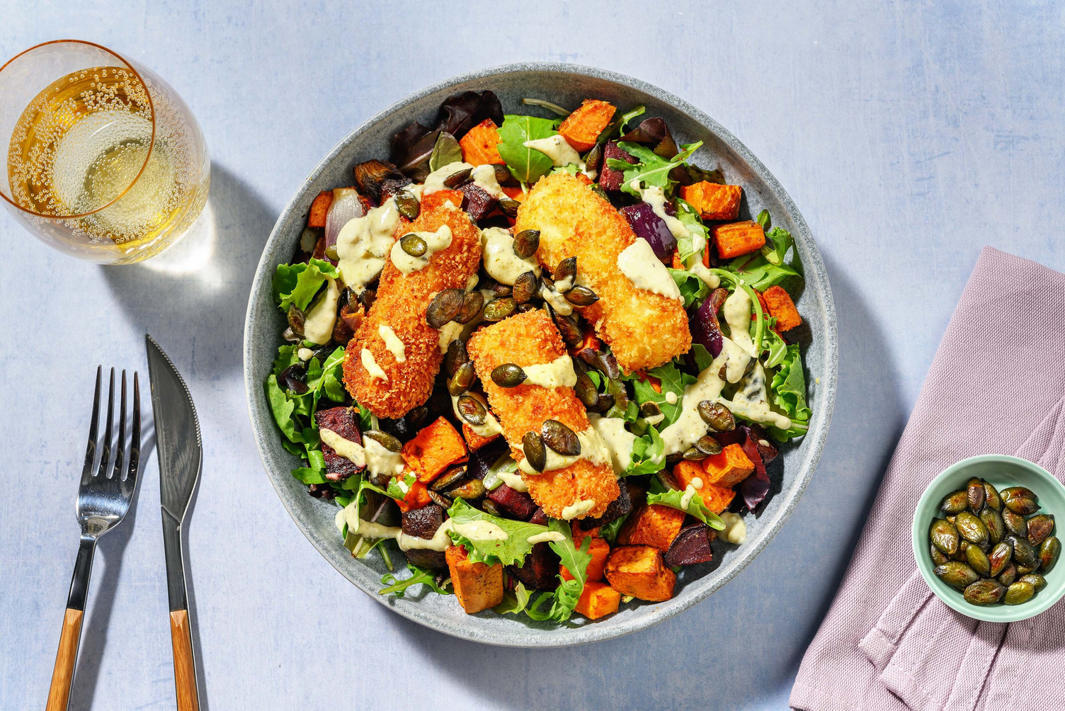Panerad halloumi-bowl