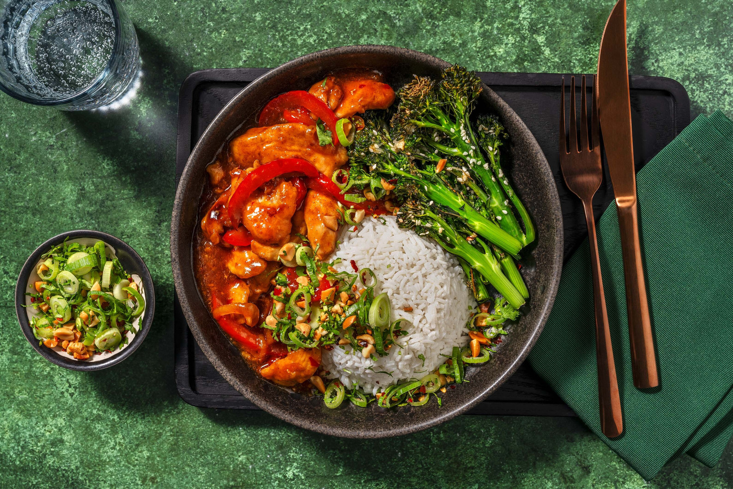 Kinesisk-inspirert kylling i chiliglaze