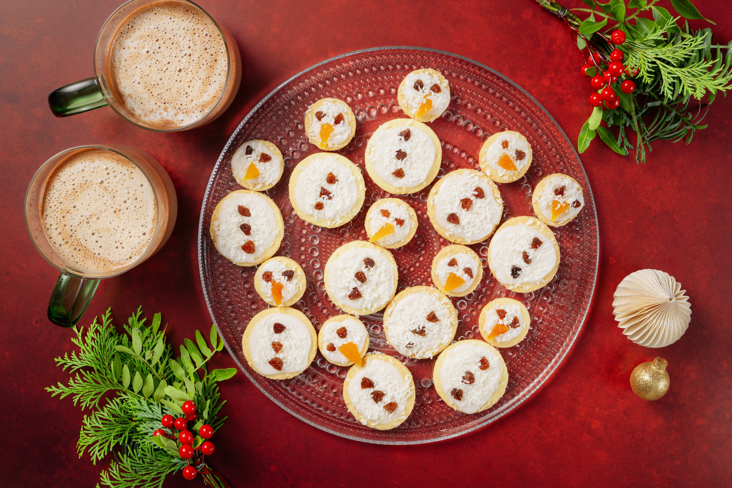 Weihnachtsbäckerei: Niedliche Schneemann-Plätzchen 