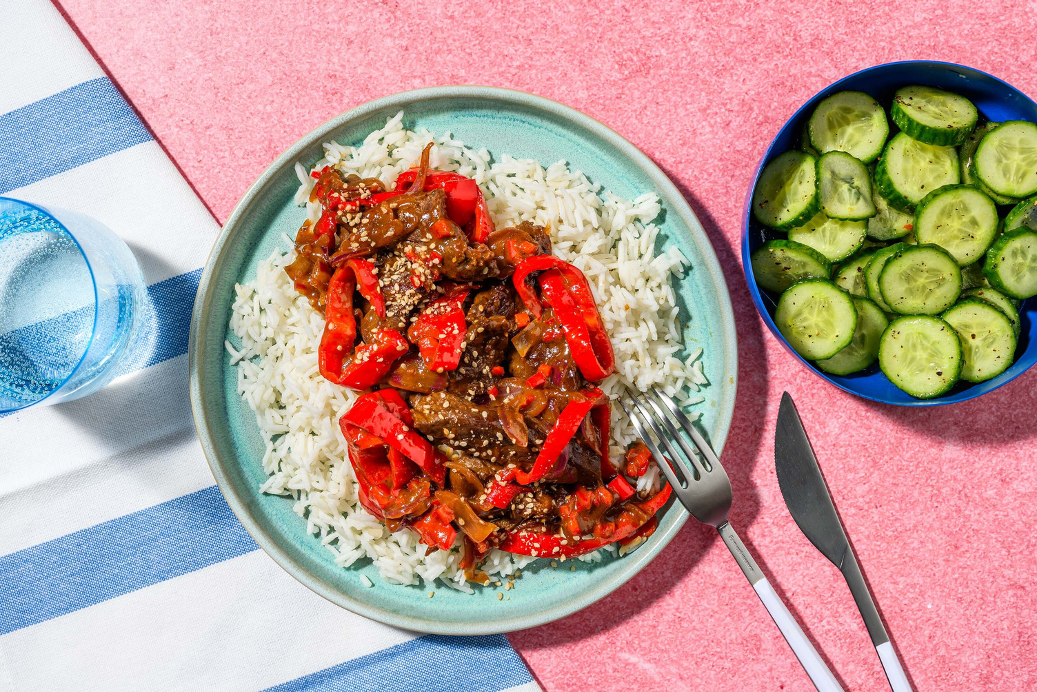 Biefstukreepjes in licht pikante zwarte-bonensaus