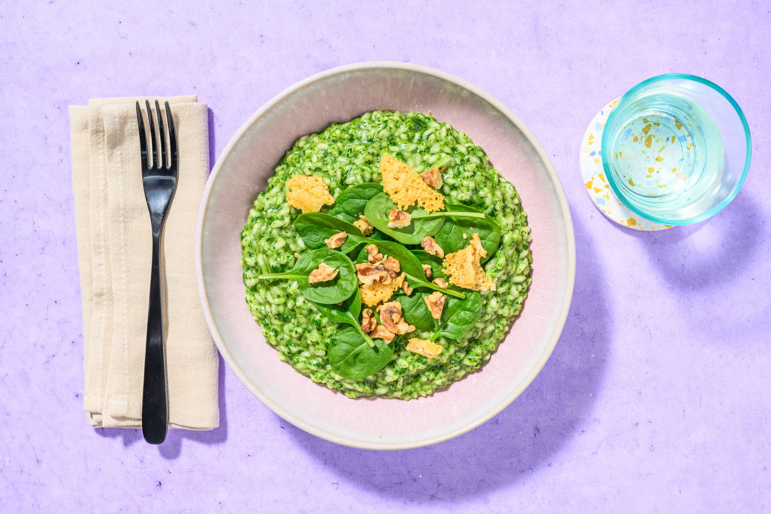 Risotto verde de espinacas con crujiente de queso