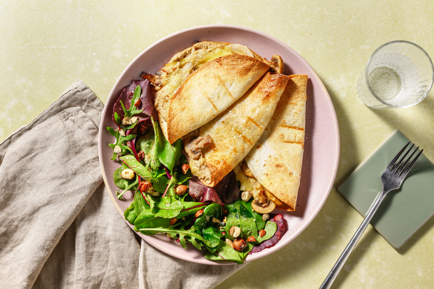Quesadillas con champiñones en texturas