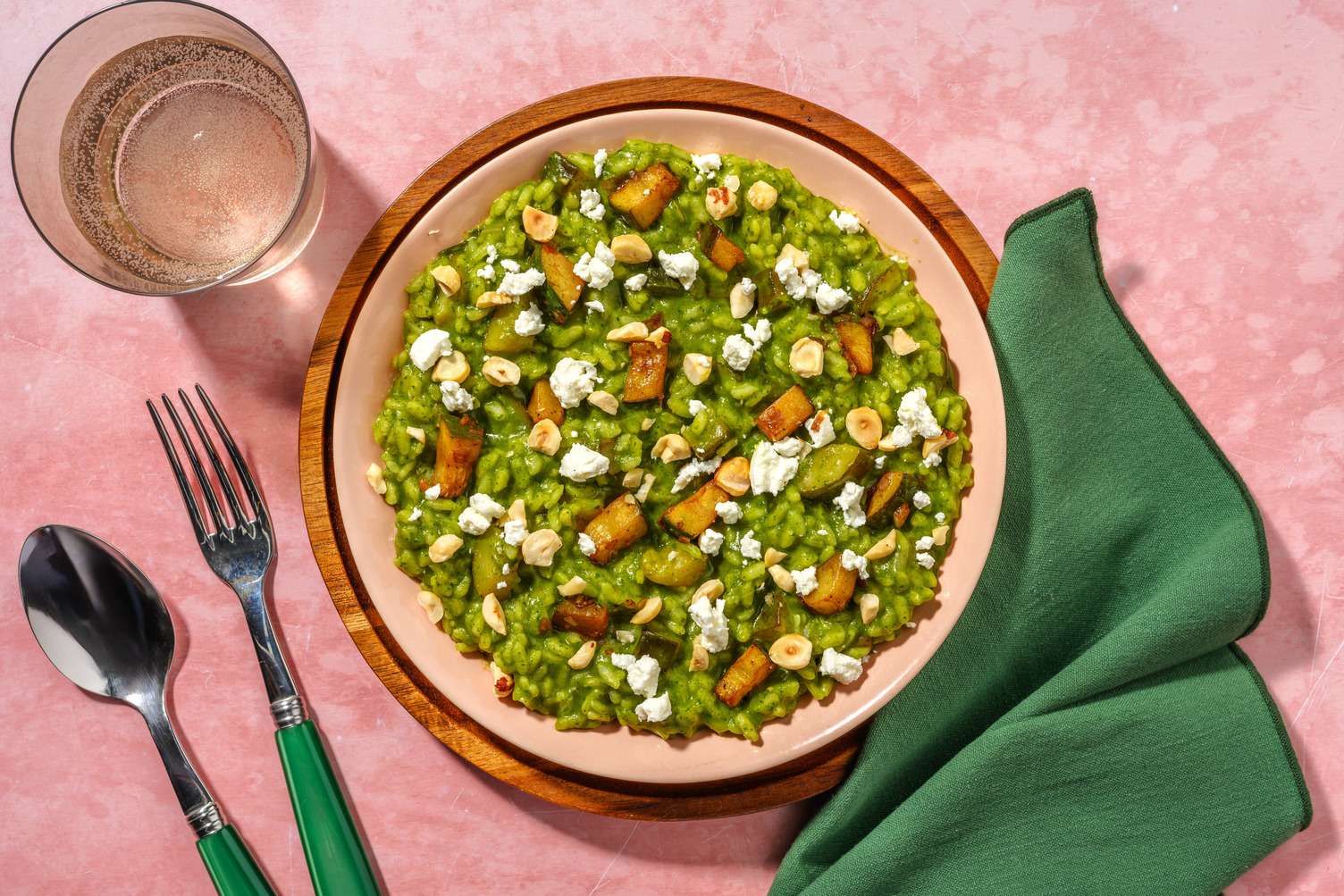 Risotto de espinacas y calabacín con avellanas