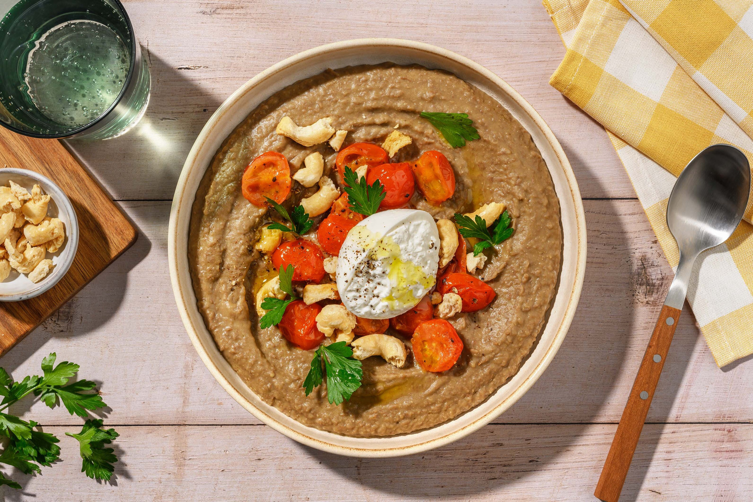 Burrata soffice e crema di lenticchie