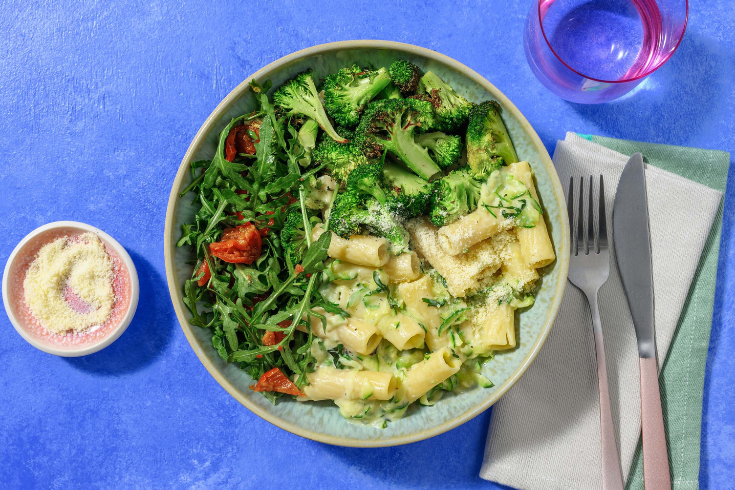 Cremet basilikum-zucchinipasta