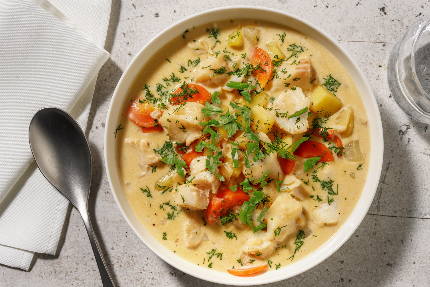 Nordisk cremet fiskesuppe med rejer