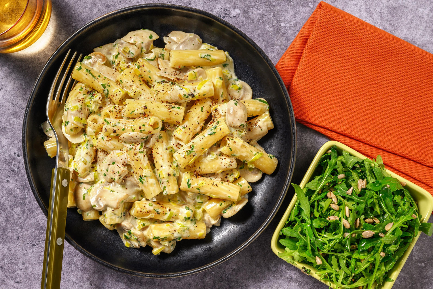 Cheesy mushroom and leek rigatoni one pot