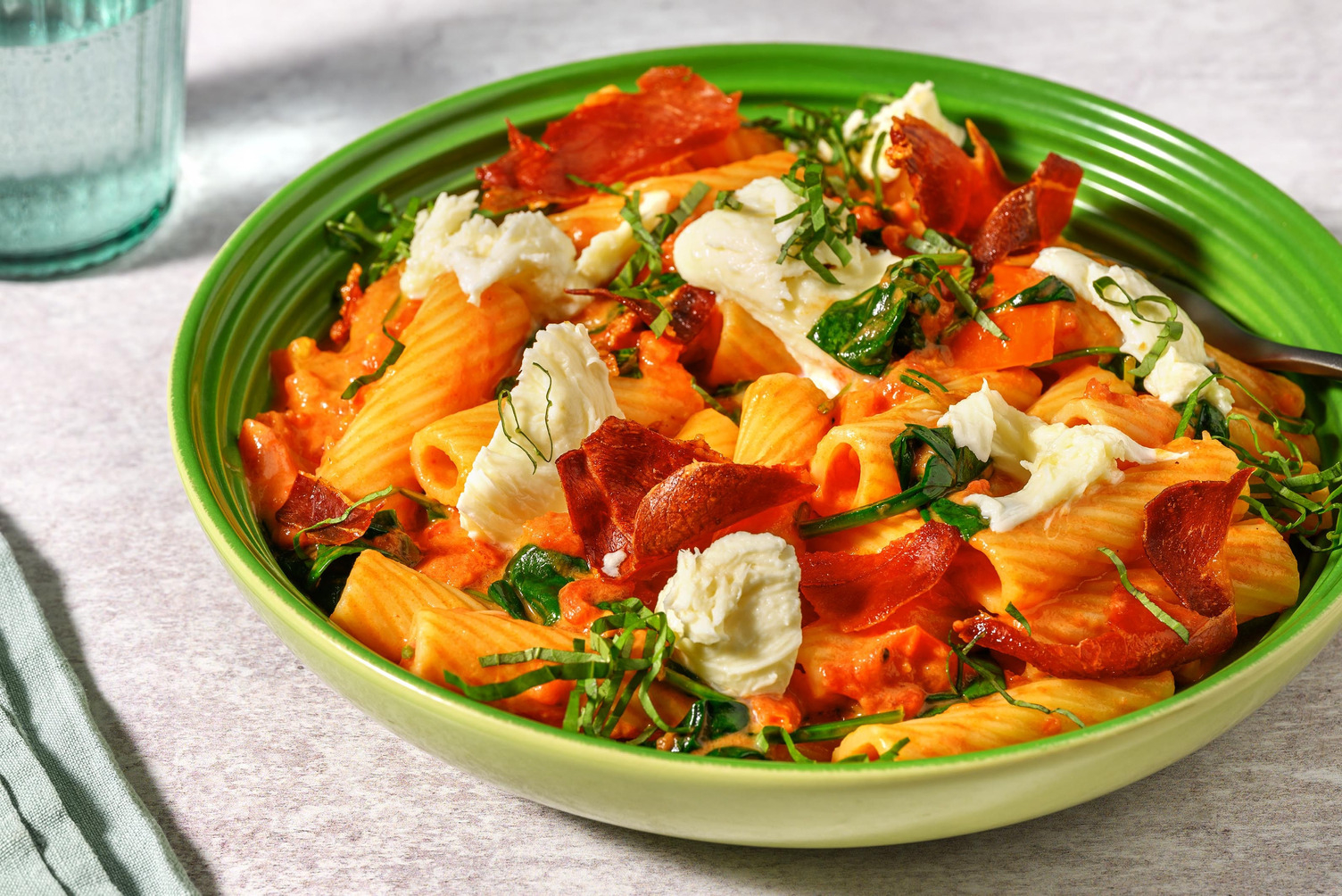 Prosciutto- och mozzarellarigatoni