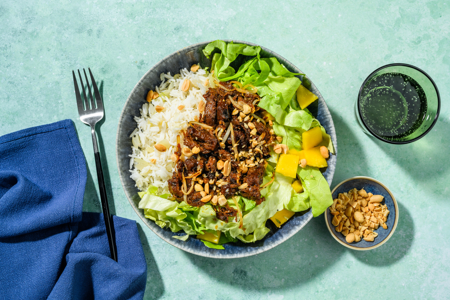 Bowl aux émincés végé façon bœuf, sauce teriyaki