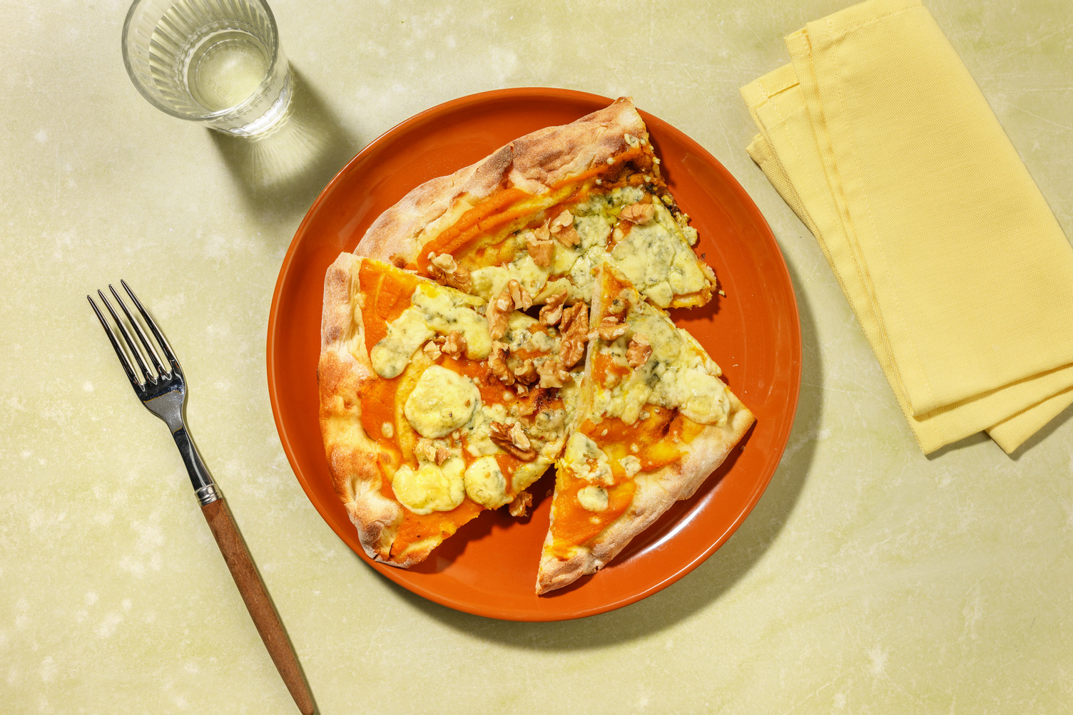 Pinsa alla zucca e gorgonzola fuso