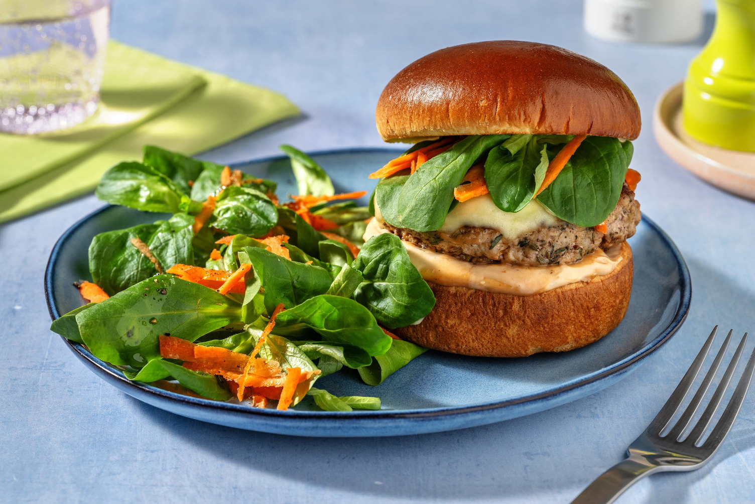 Burger di pollo aromatizzato al timo