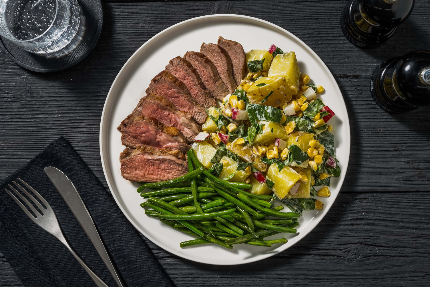 Stegt steak og grønne bønner