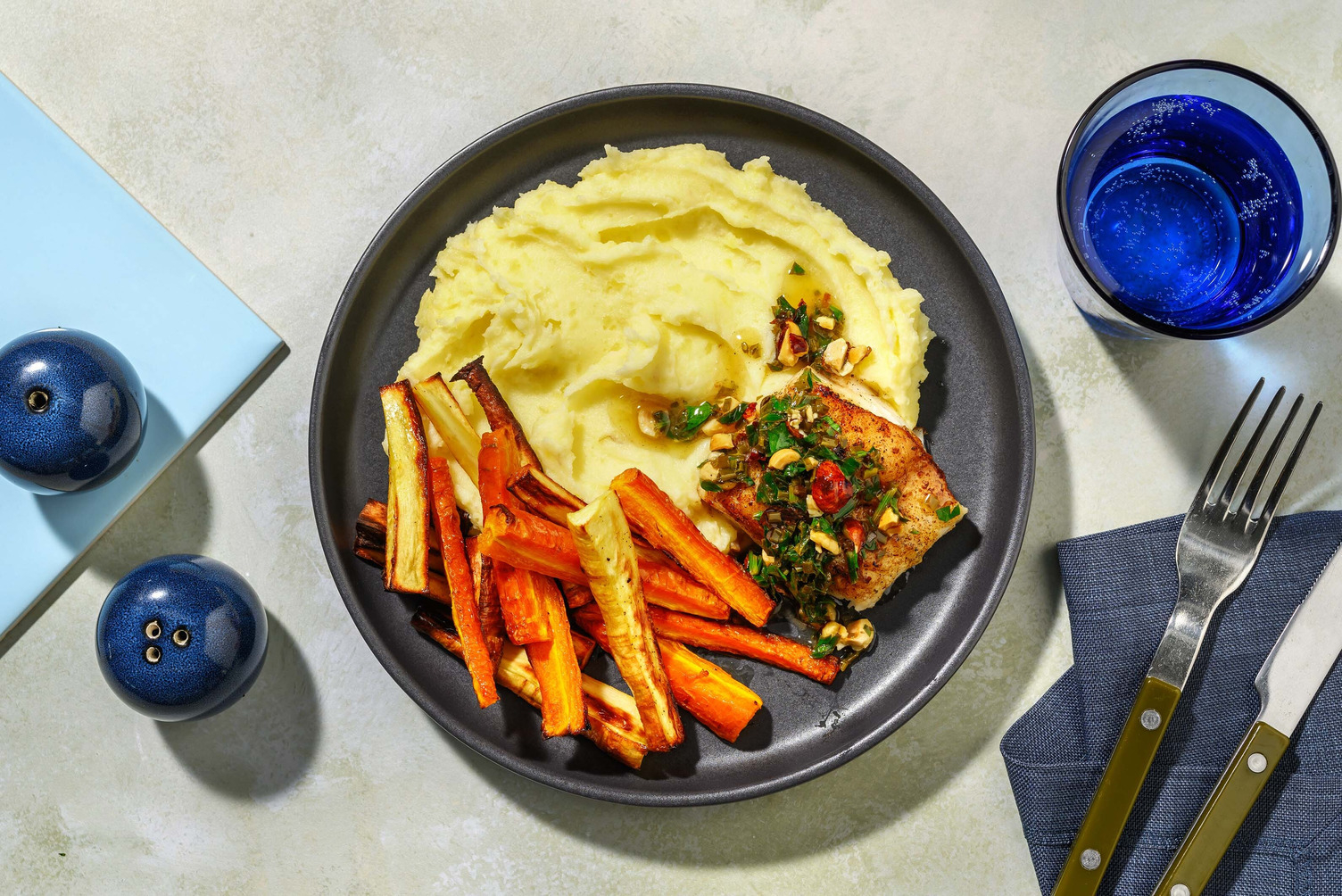 Ovnbagt torsk og urte-hasselnøddesauce