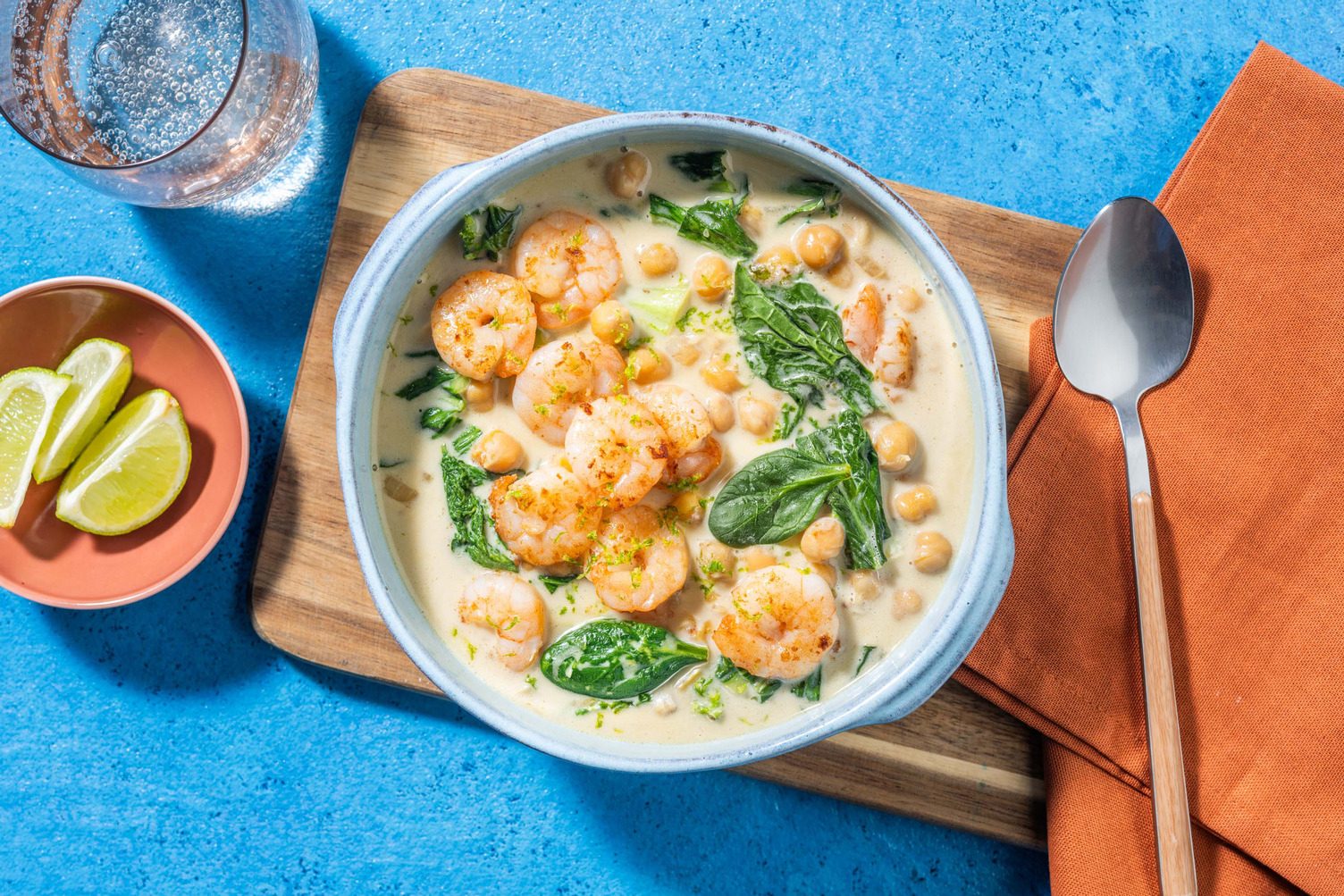 Sopa asiática de garbanzos y langostinos