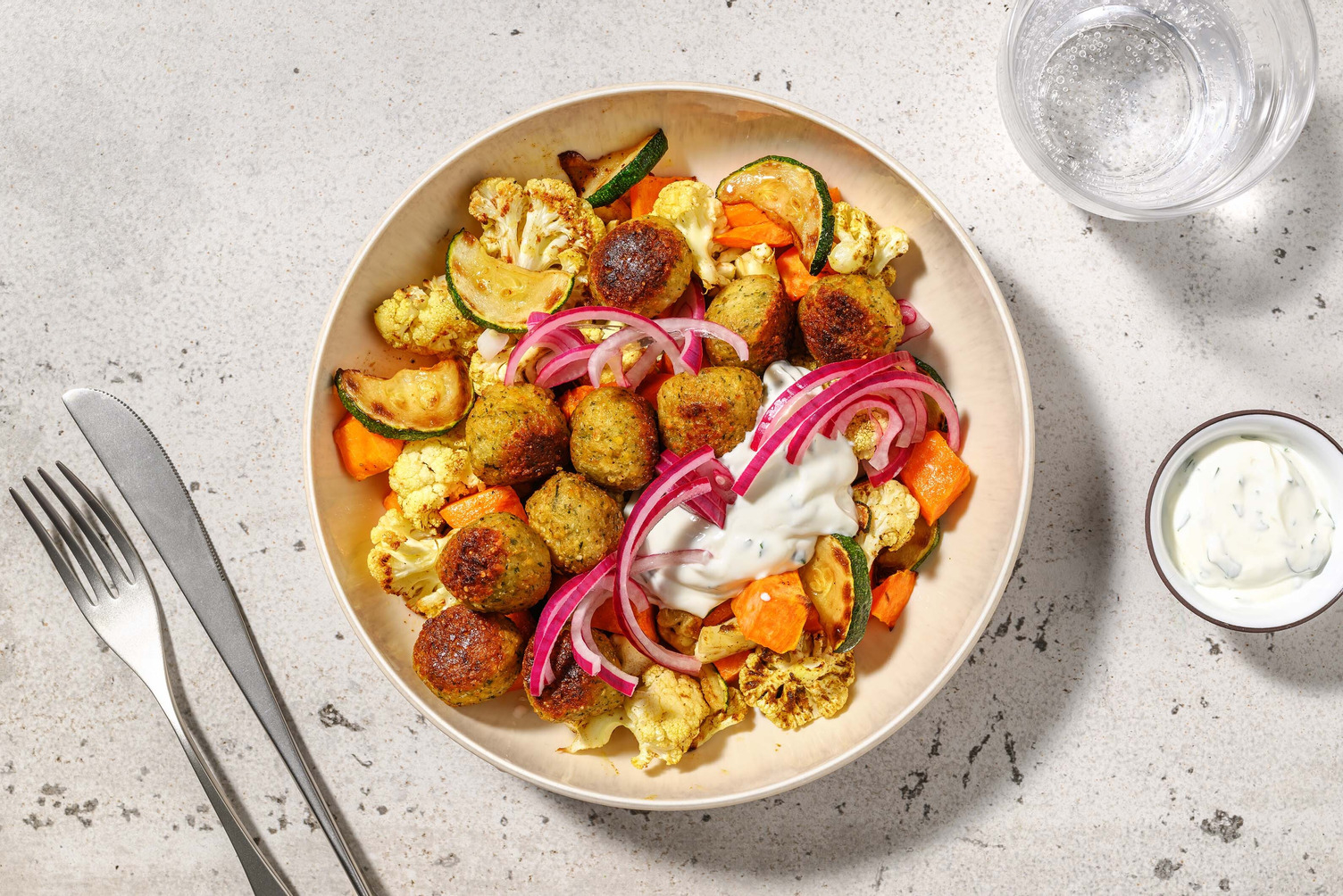 Falafel met geroosterde groenten