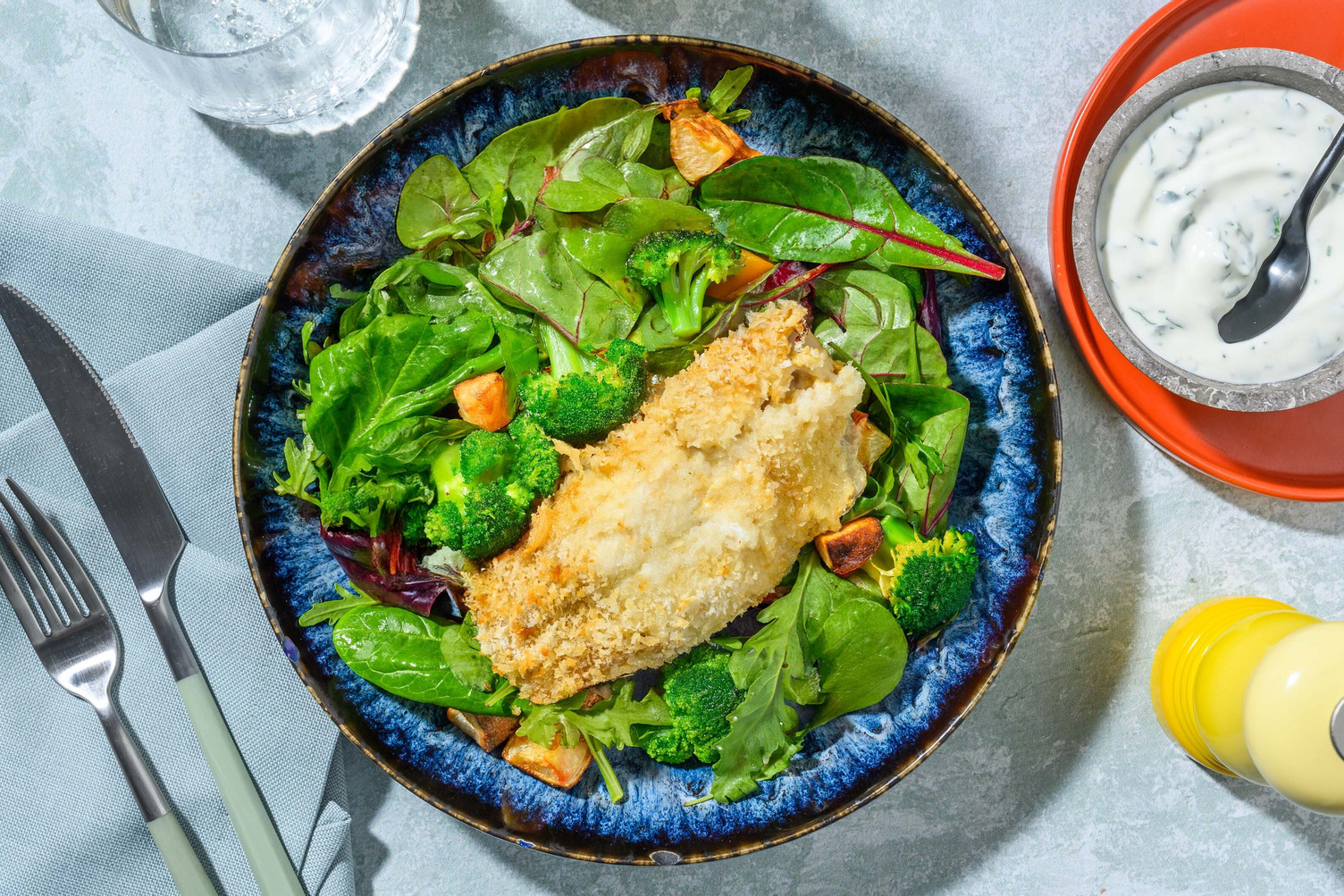 Ugnsbakad vit fisk med ost- och senapstäcke