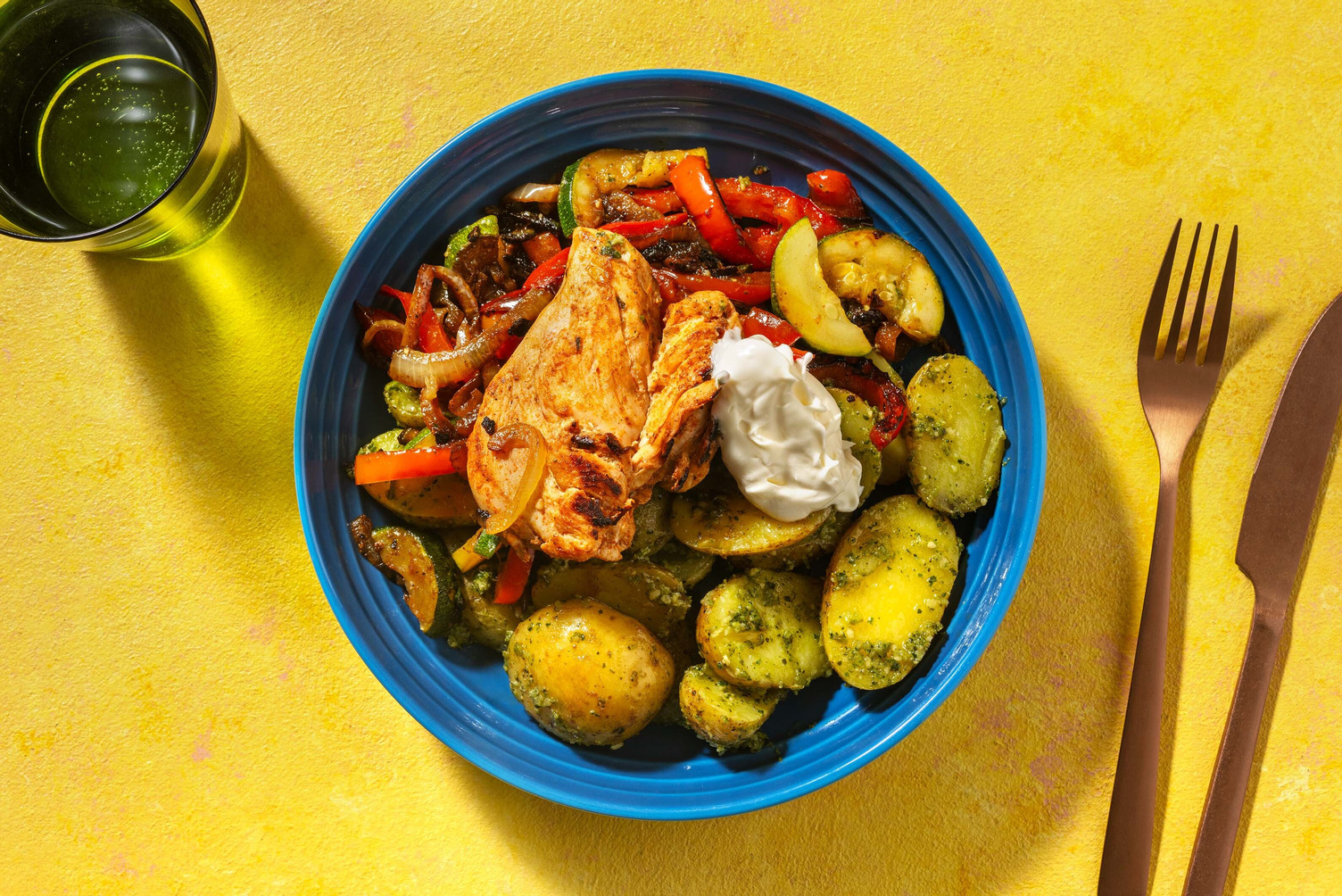 Kipfilet met pesto-krieltjes