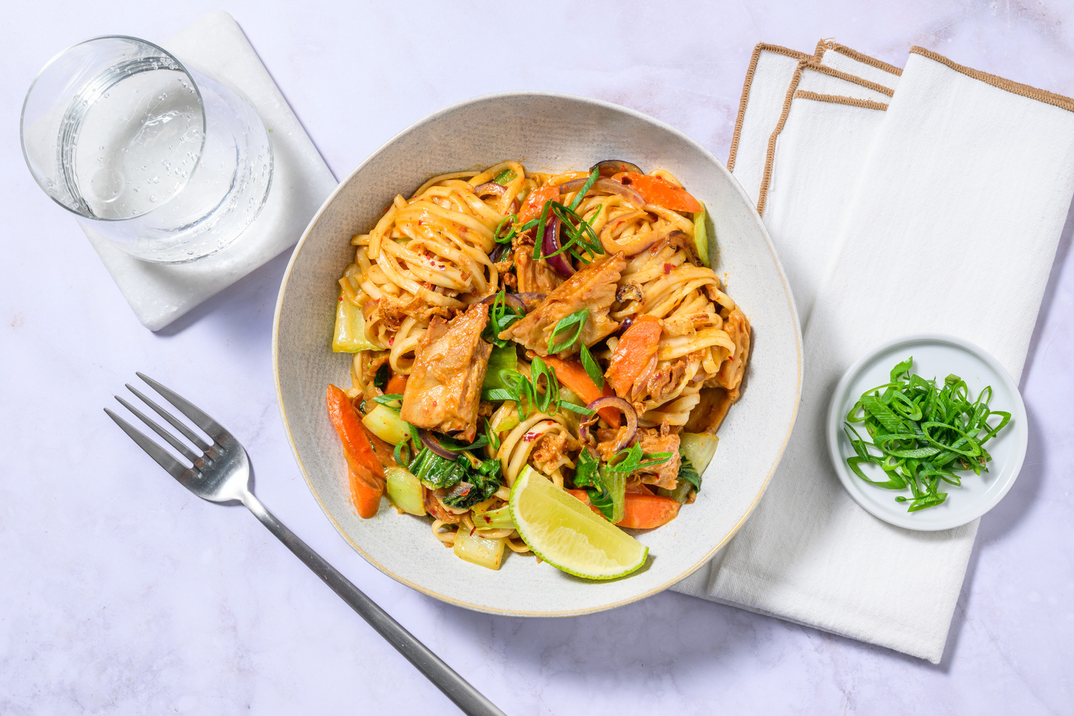 Vegetariske 'peanut noodles'