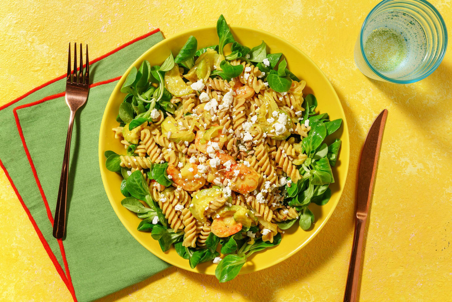 Fusilli met garnalen in romige currysaus