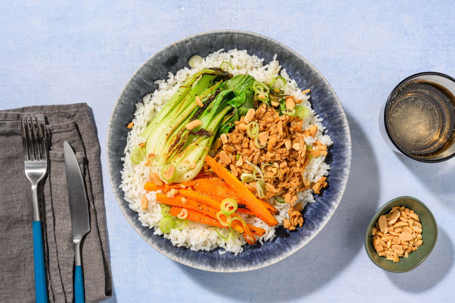 Buddha-bowl di tofu alla soia e miele