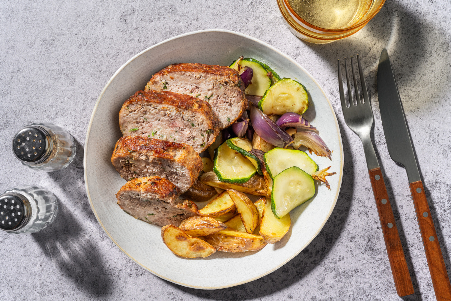 Polpettone rustico di carne e formaggio