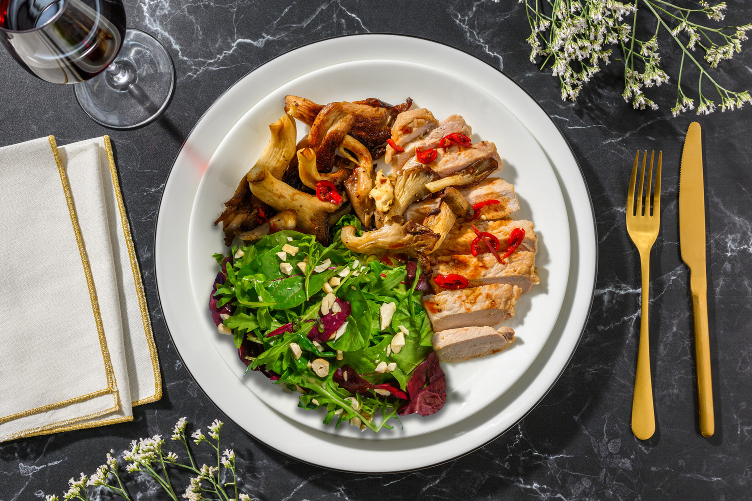 Solomillo de cerdo con gírgolas salteadas