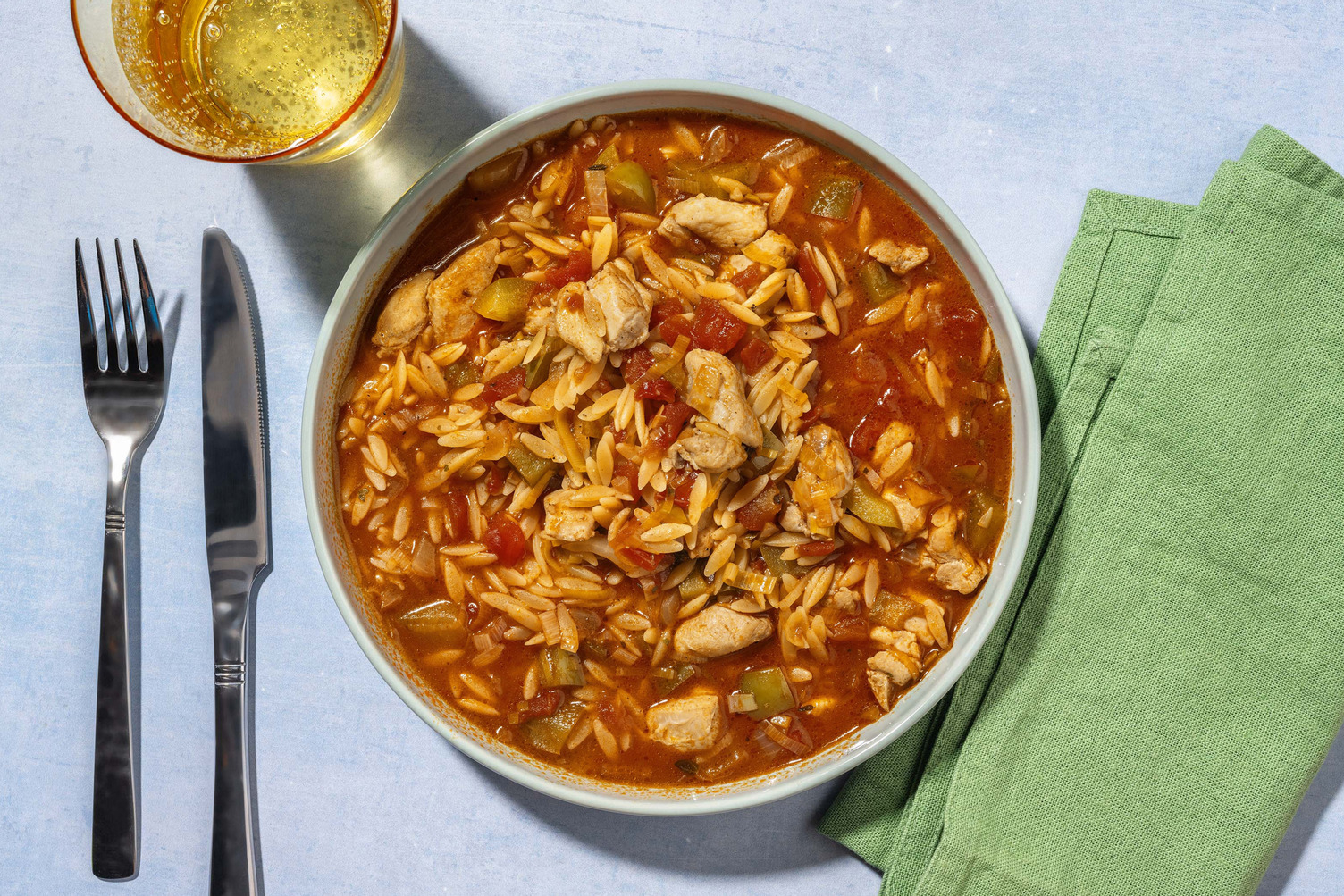 Guiso de orzo con pollo a la italiana