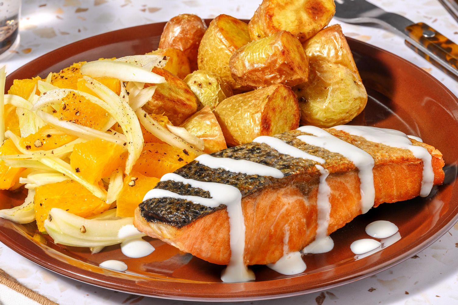 Filetto di salmone in salsa yogurt