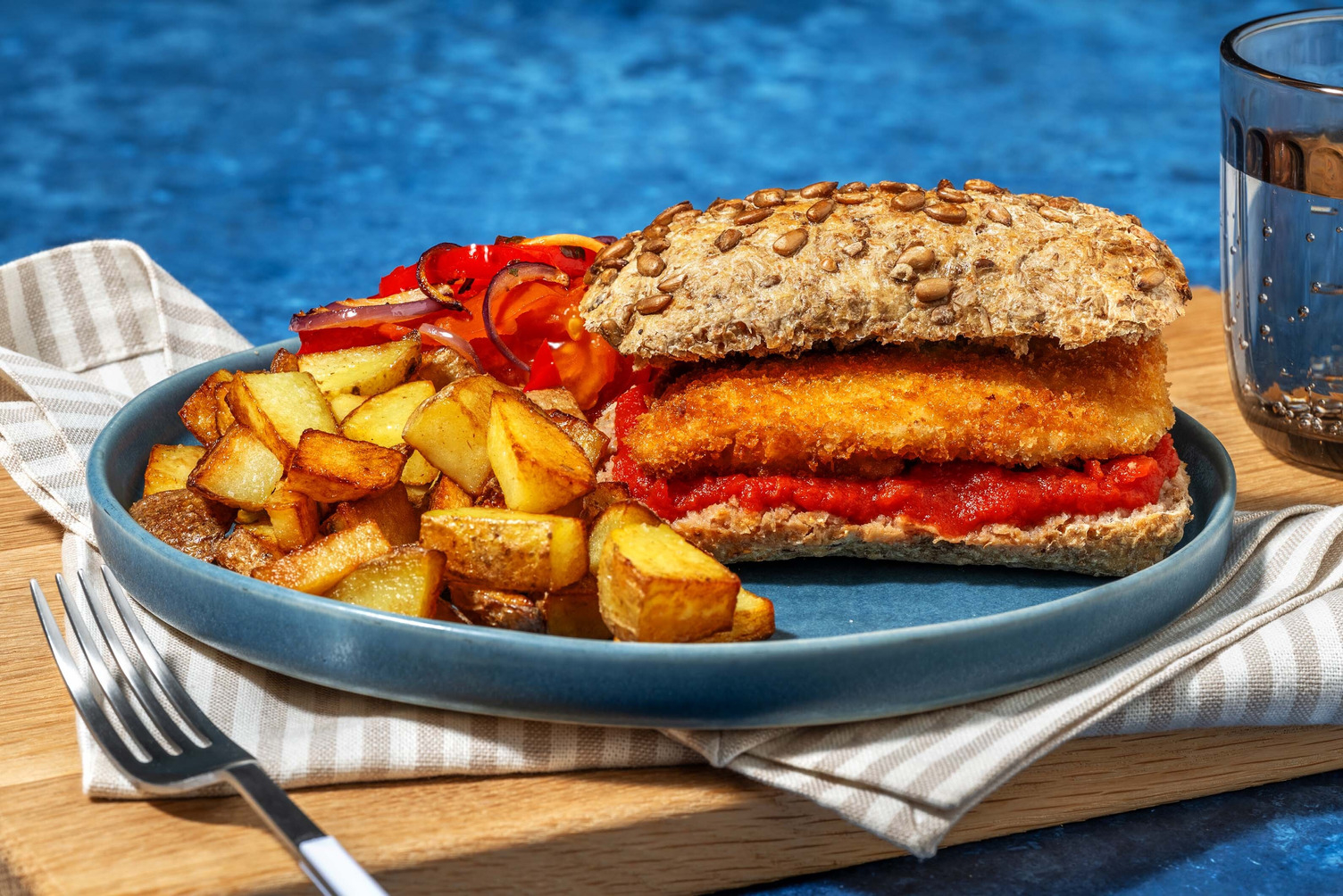 Krokante kipschnitzel met bruschettadip