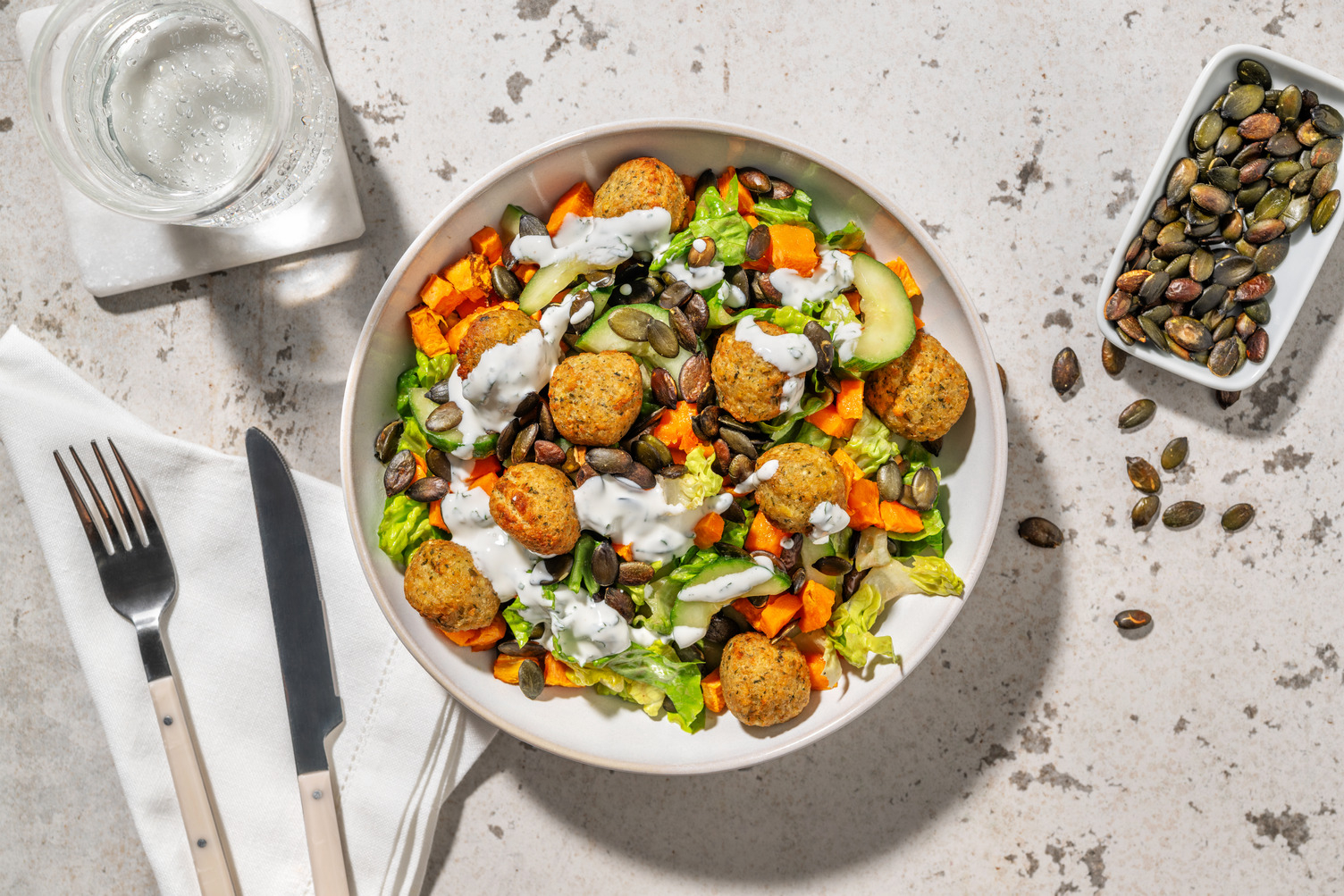 Buddha Bowl aux falafels & sauce yaourt