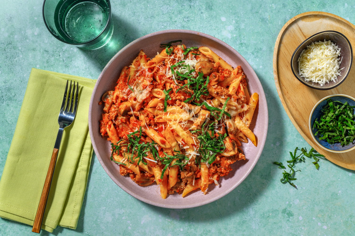 Pastaschotel met kipworstjes