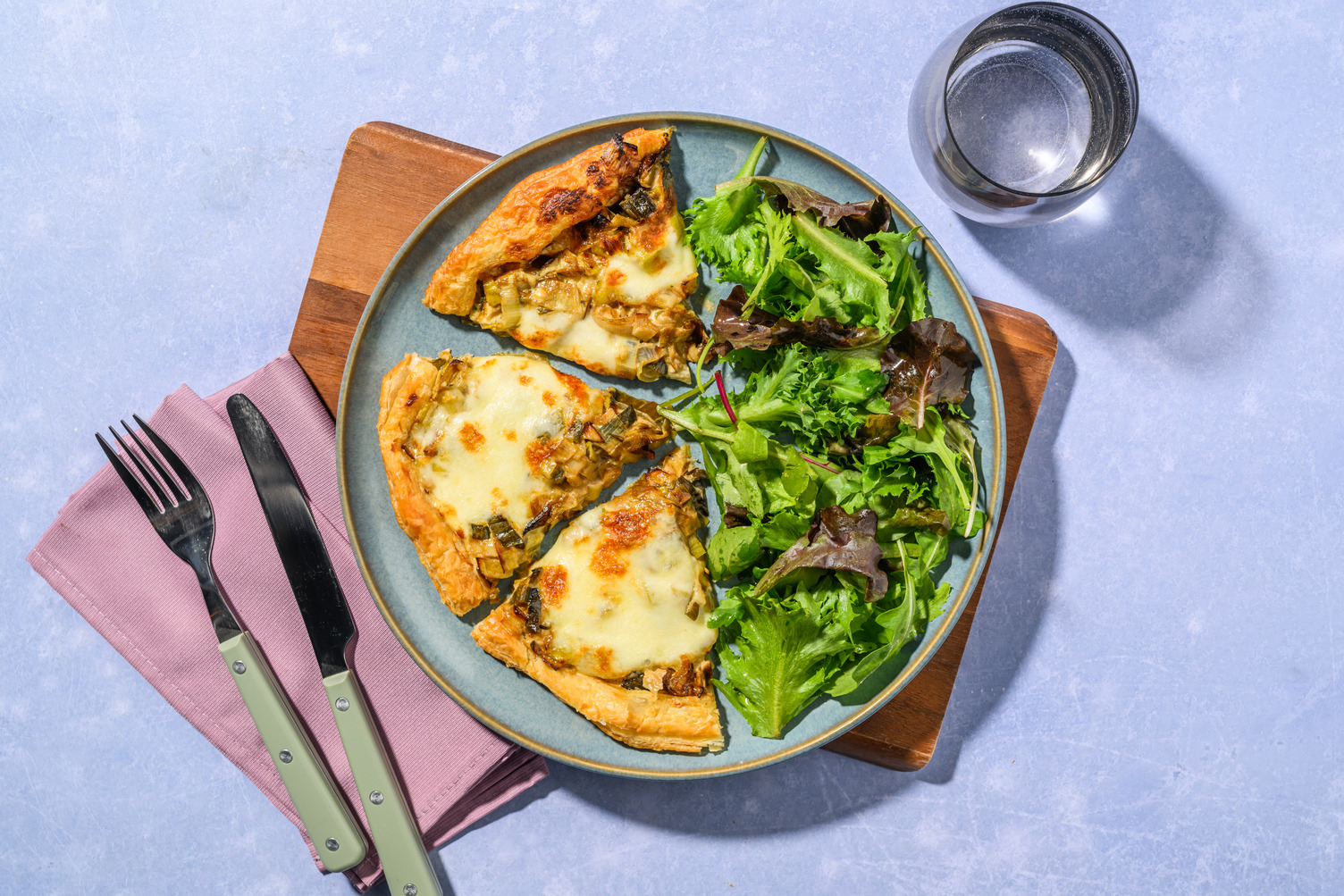 Tarte fine au poireau fondant & mozzarella