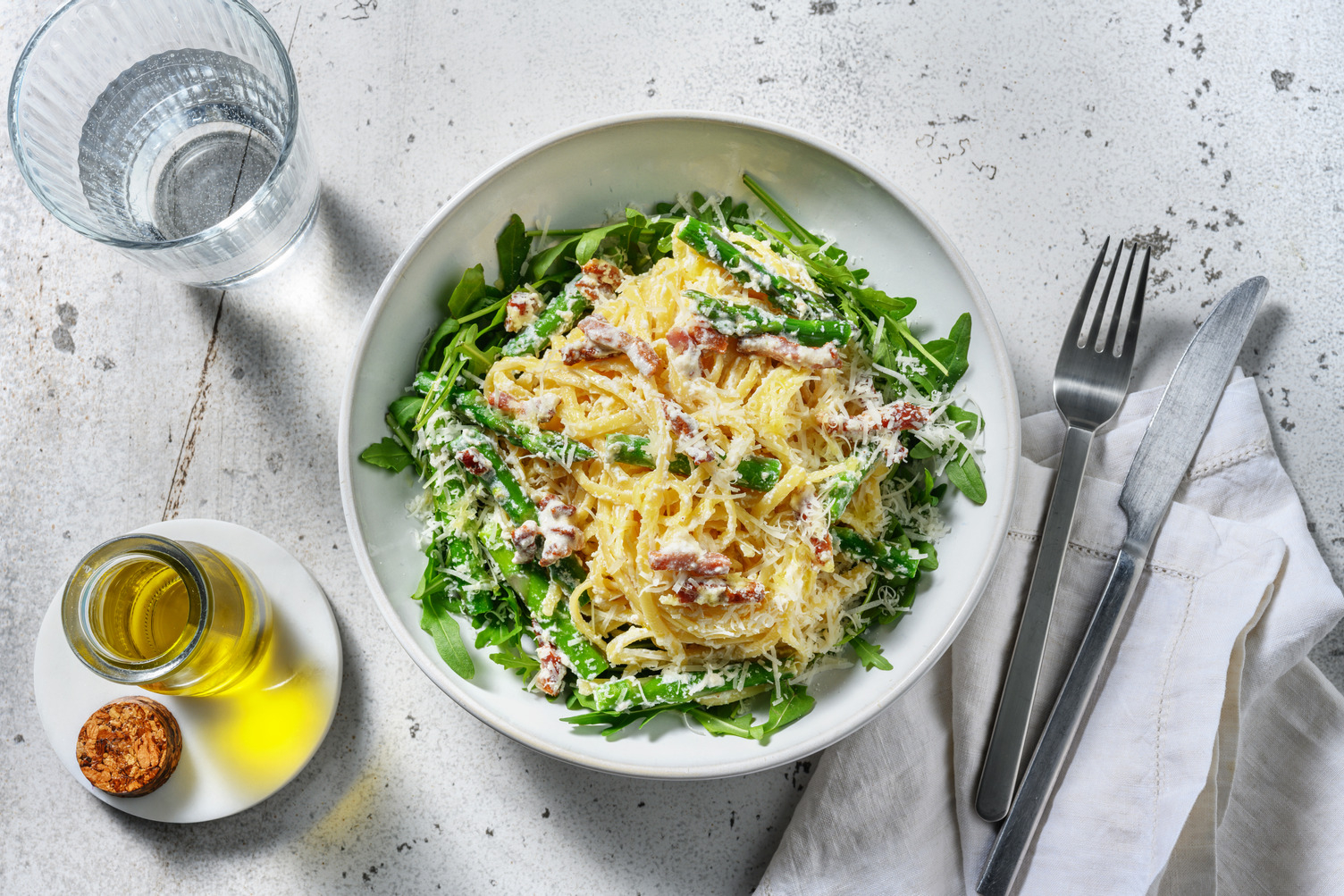 Linguine express ricotta, asperges & lardons