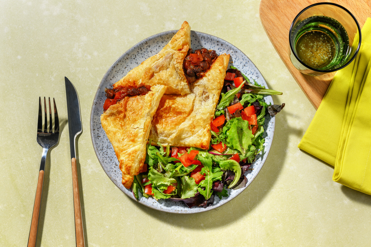 Empanadas sin carne : cheddar & tomates