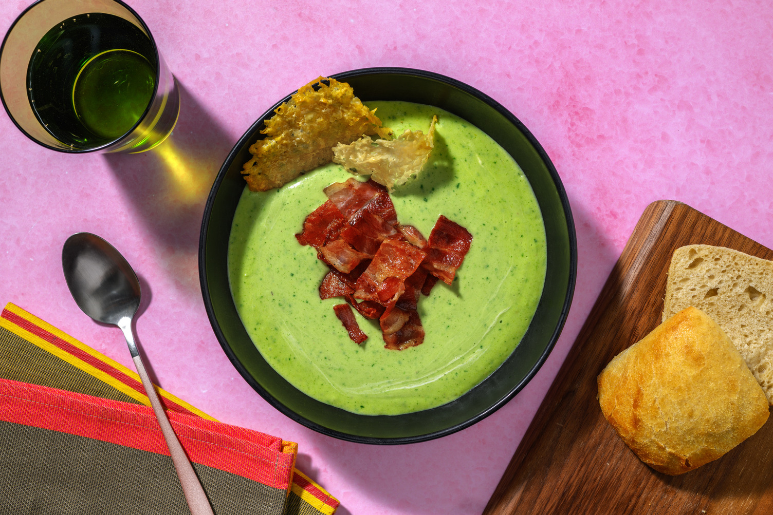 Velouté ail des ours-brocoli & bacon grillé